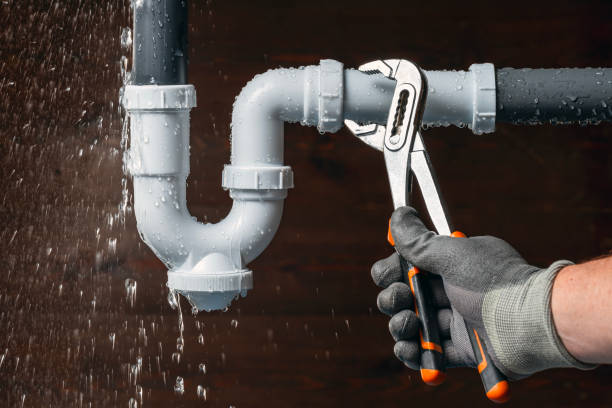 Professional Emergency Plumber technician working in Johnson City, TX
